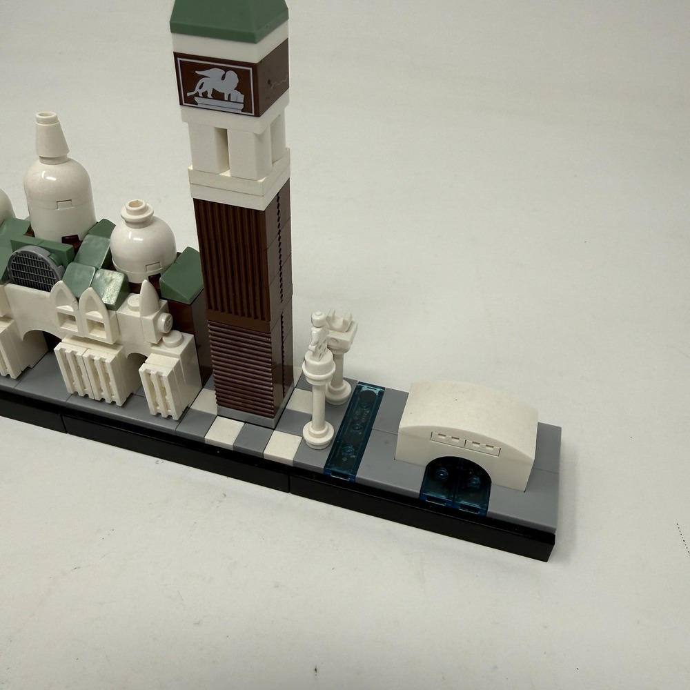 LEGO ARCHITECTURE: Venice (21026) 100% COMPLETE (NO BOX/MANUAL) - Picture 11 of 11